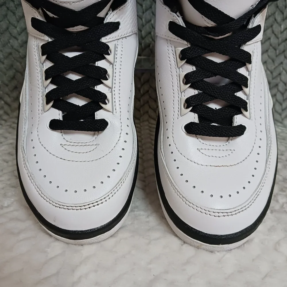 Air Jordan 2 Retro Mid Chicago GS Youth Basketball Sneakers Shoes Size 5.5Y